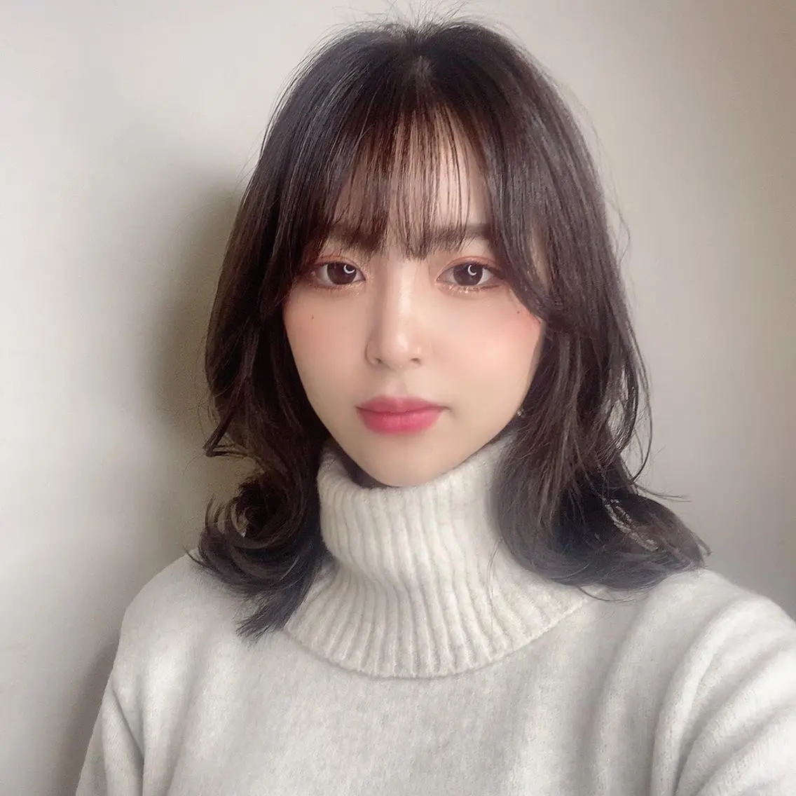 ミディアム カラー パーマ ヘアアレンジ メンズ キッズ ネイル マツエク・マツパ メンズブリーチ メンズハイライト メンズインナーカラー メンズ韓国風 ブリーチ オリーブカラー 特化　　kaiのヘアスタイル