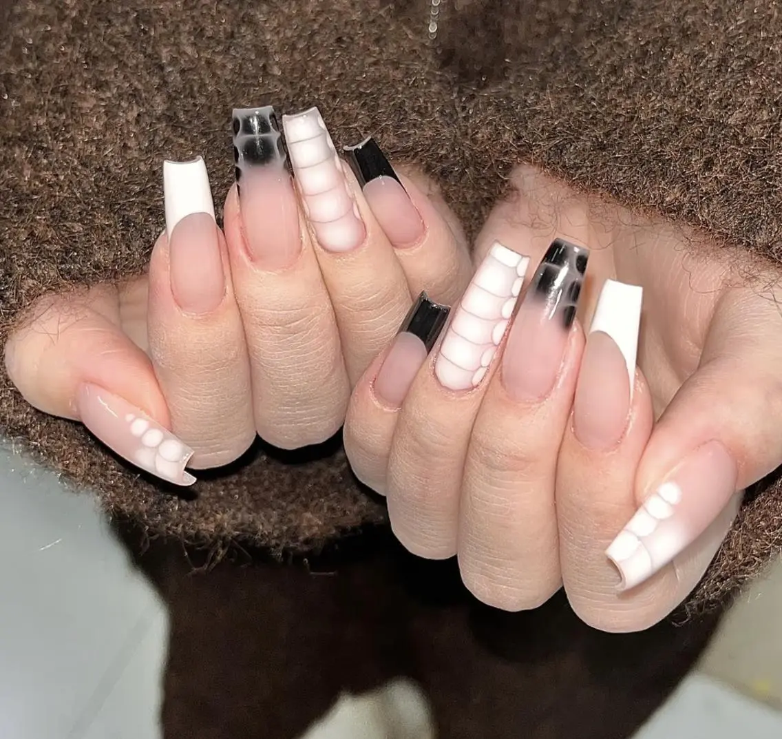 ネイル ハンドネイル ハンドケア 🍑 momo_nailのネイルデザイン