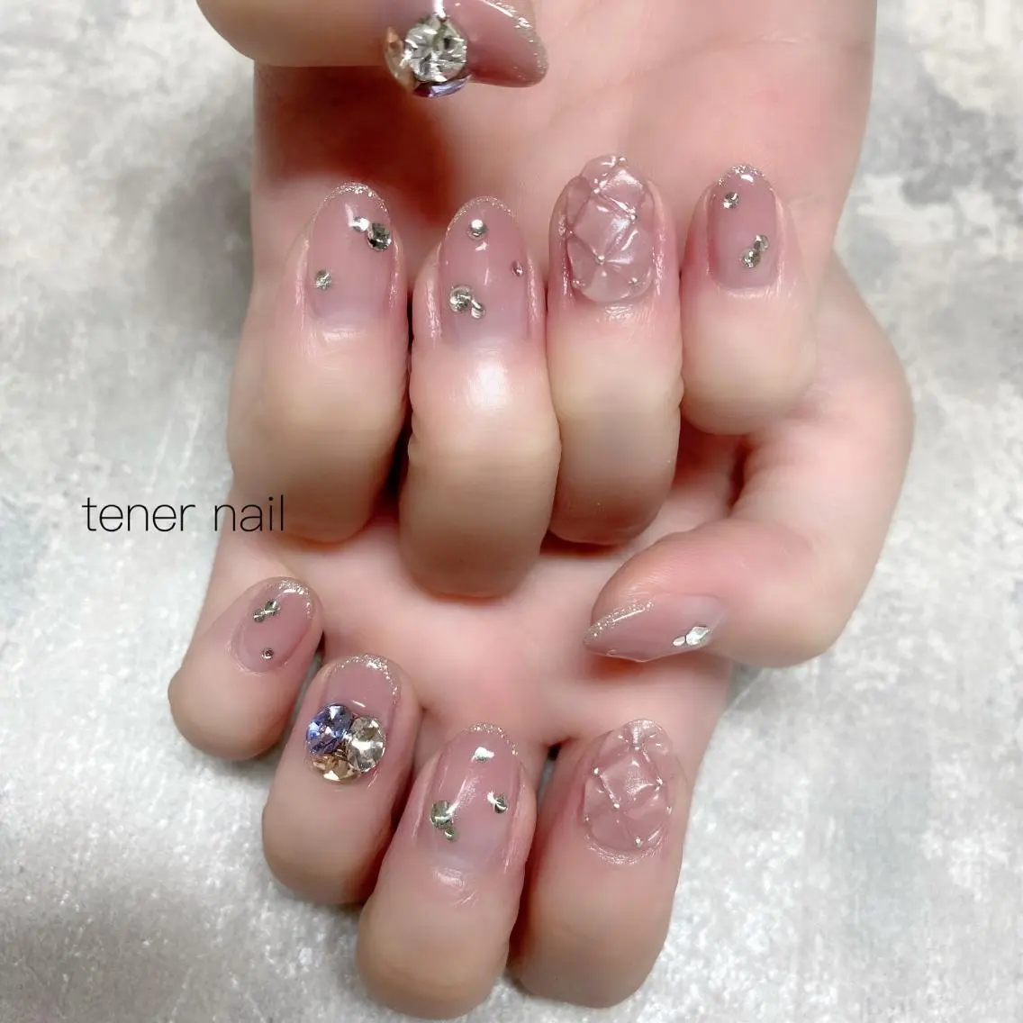 ネイル キラキラネイル ワンホンネイル テネルネイル tener nailのネイルデザイン