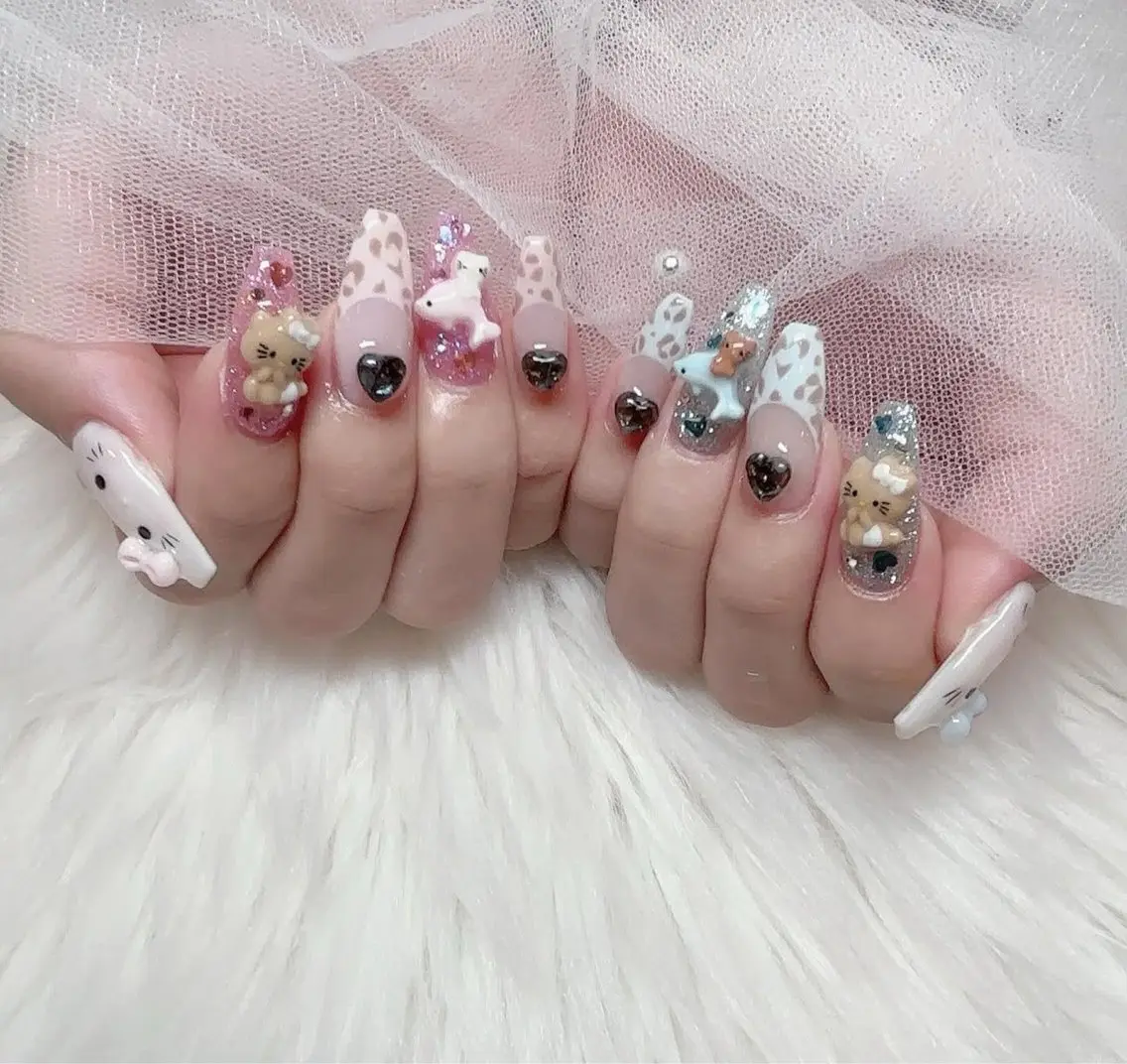 ネイル アートネイル グラデーション キラキラネイル ニュアンスネイル オフィスネイル ZUZU AMEE NAILのネイルデザイン