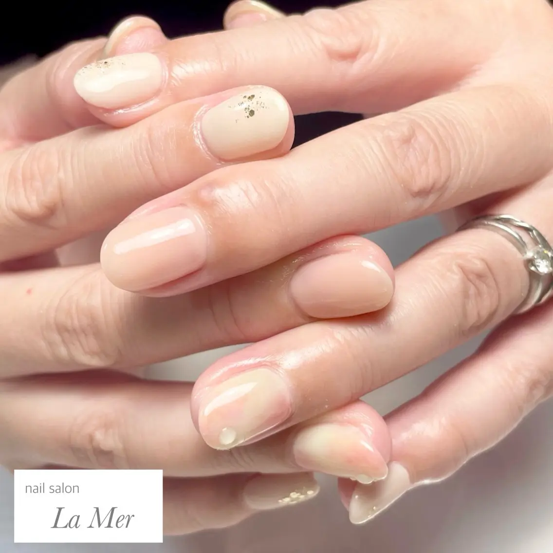 ネイル マットネイル ニュアンスネイル オフィスネイル 夏ネイル ハンドネイル nailsalon La Merのネイルデザイン