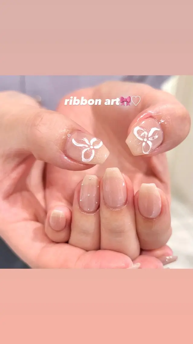 ネイル アートネイル リボン ハンドネイル 🎀チーク/ちゅるん 🫧chisa🎀のネイルデザイン