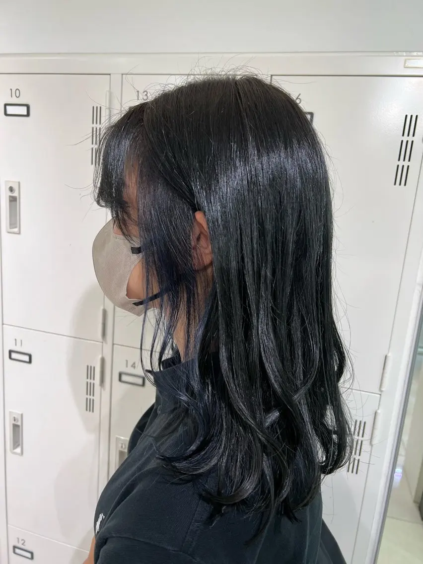セミロング カラー ブリーチ ブルーカラー 透明感カラー イヤリングカラー グレージュ ヘアカラー トリートメント 【暖色カラー特化】 中山由梨のヘアスタイル