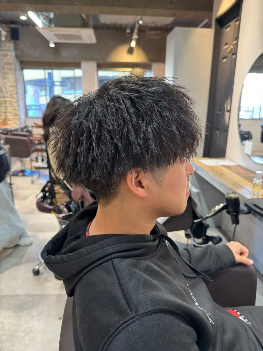 メンズ メンズパーマ メンズツイストパーマ ツイストパーマ カット パーマ メンズ特化 TAKUYAのヘアスタイル