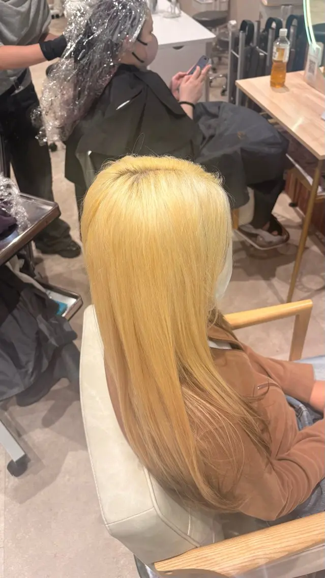 ロング カラー ブリーチ 抜きっぱなしブロンド ブロンド ケアブリーチ ハイトーンカラー 海外カラー カット/anju🌺のヘアスタイル