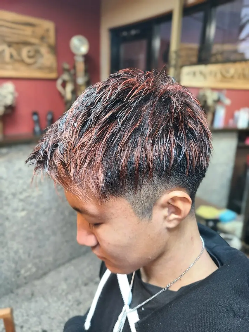 ショート メンズ カラー メンズハイライト ハイライトカラー ハイライト ヘアカラー 桐島 令奈のヘアスタイル