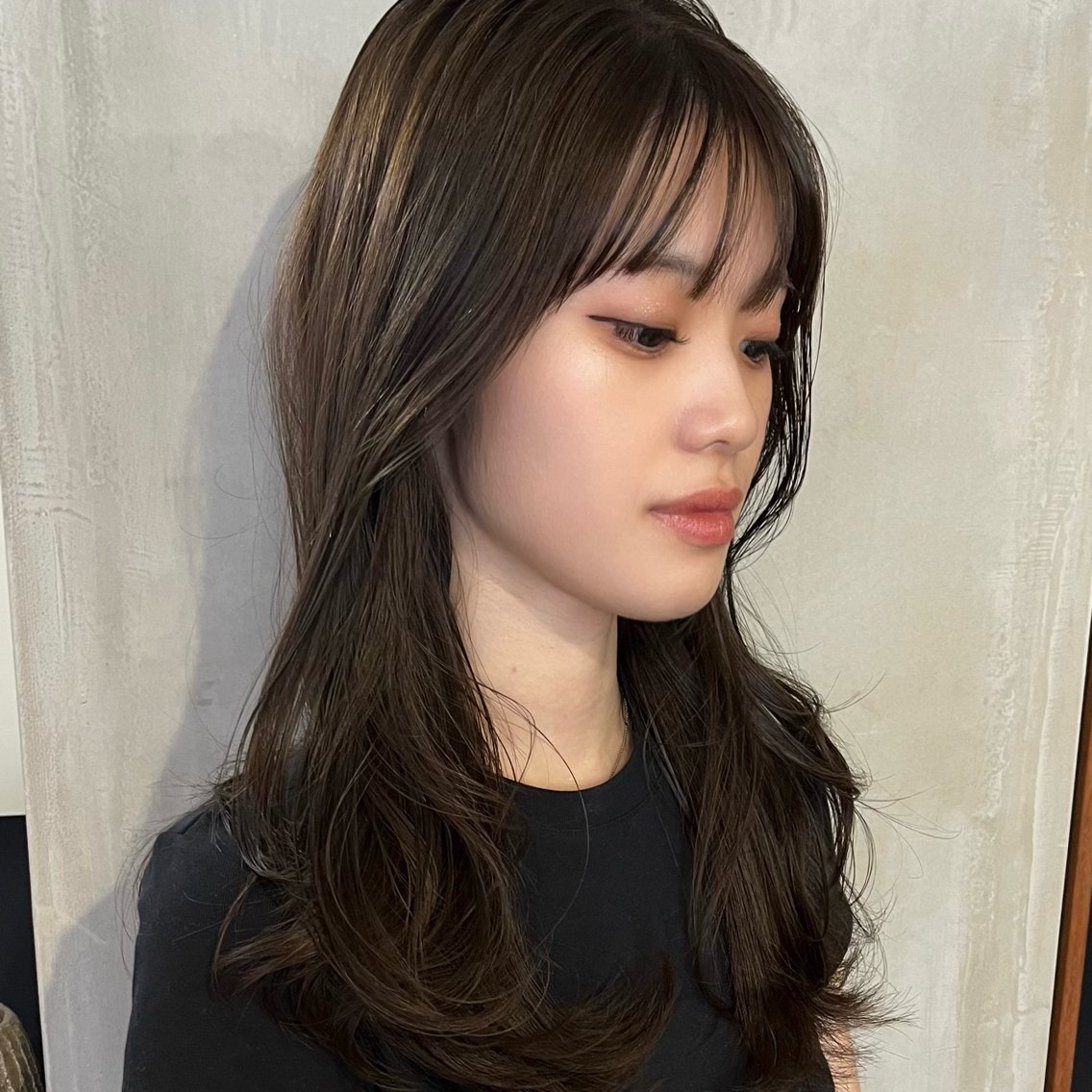 セミロング カラー ブラウンカラー オリーブブラウン レイヤーカット カット ヘアカラー ボブ/顔周りレイヤー carlm:上川美幸のヘアスタイル