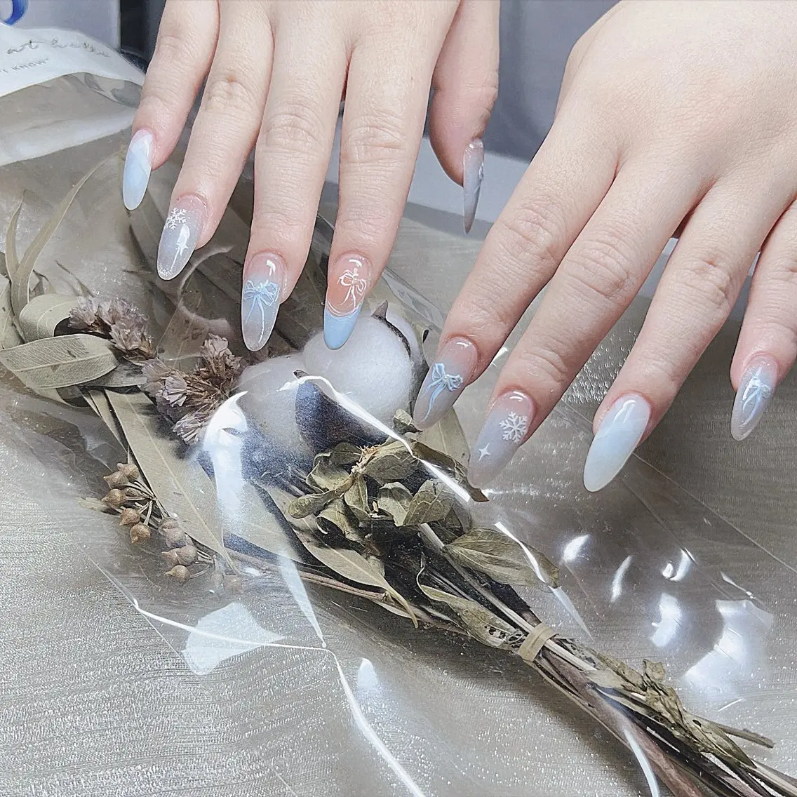 ネイル KURE ISAKIのネイルデザイン