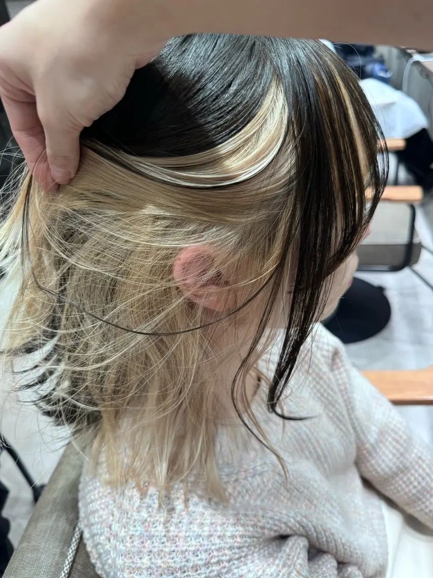 ミディアム カラー ミストバング  フェイスフレーミング インナーカラー 花見 亜沙美のヘアスタイル