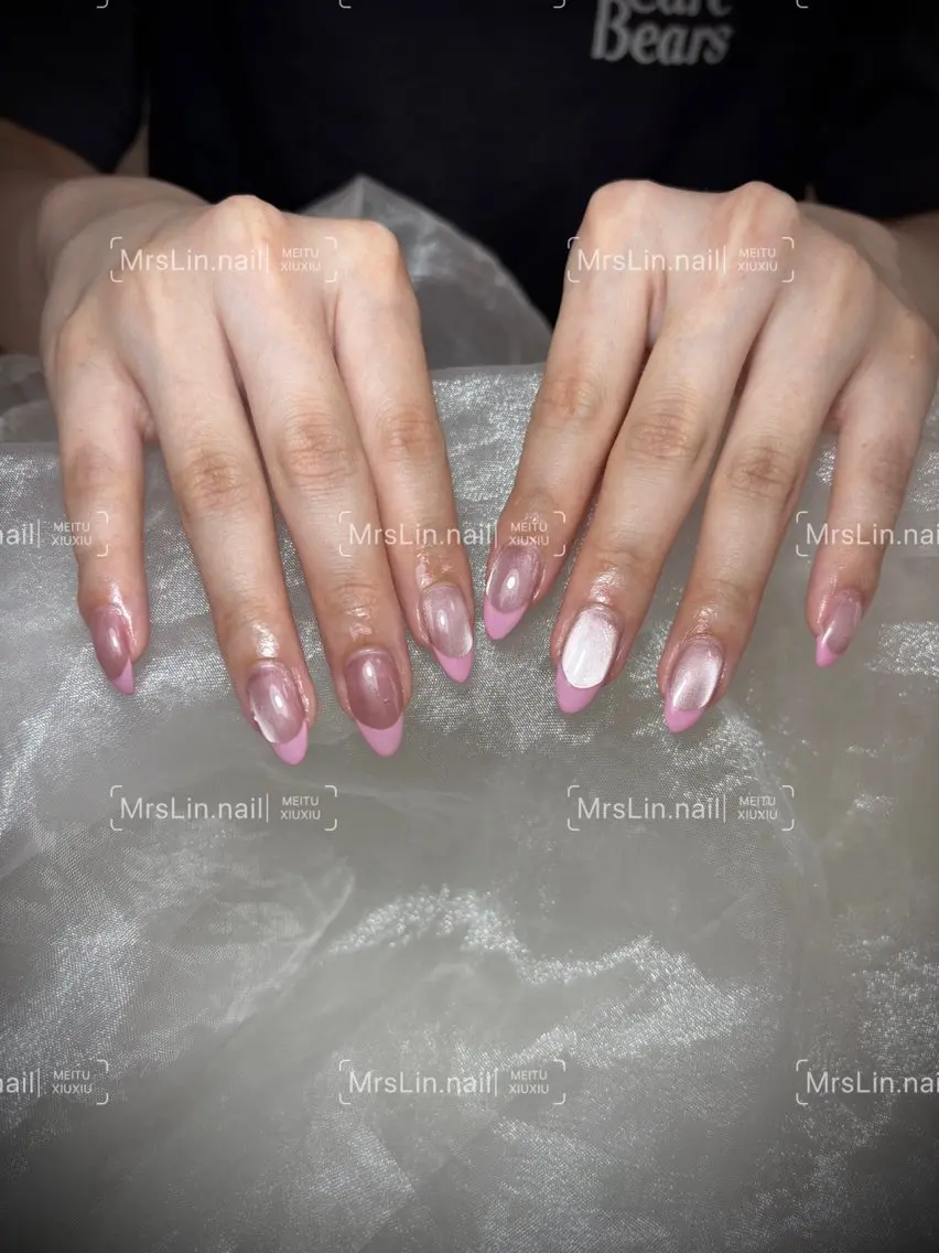 ネイル マグネットネイル Mrs Lin.nailのネイルデザイン