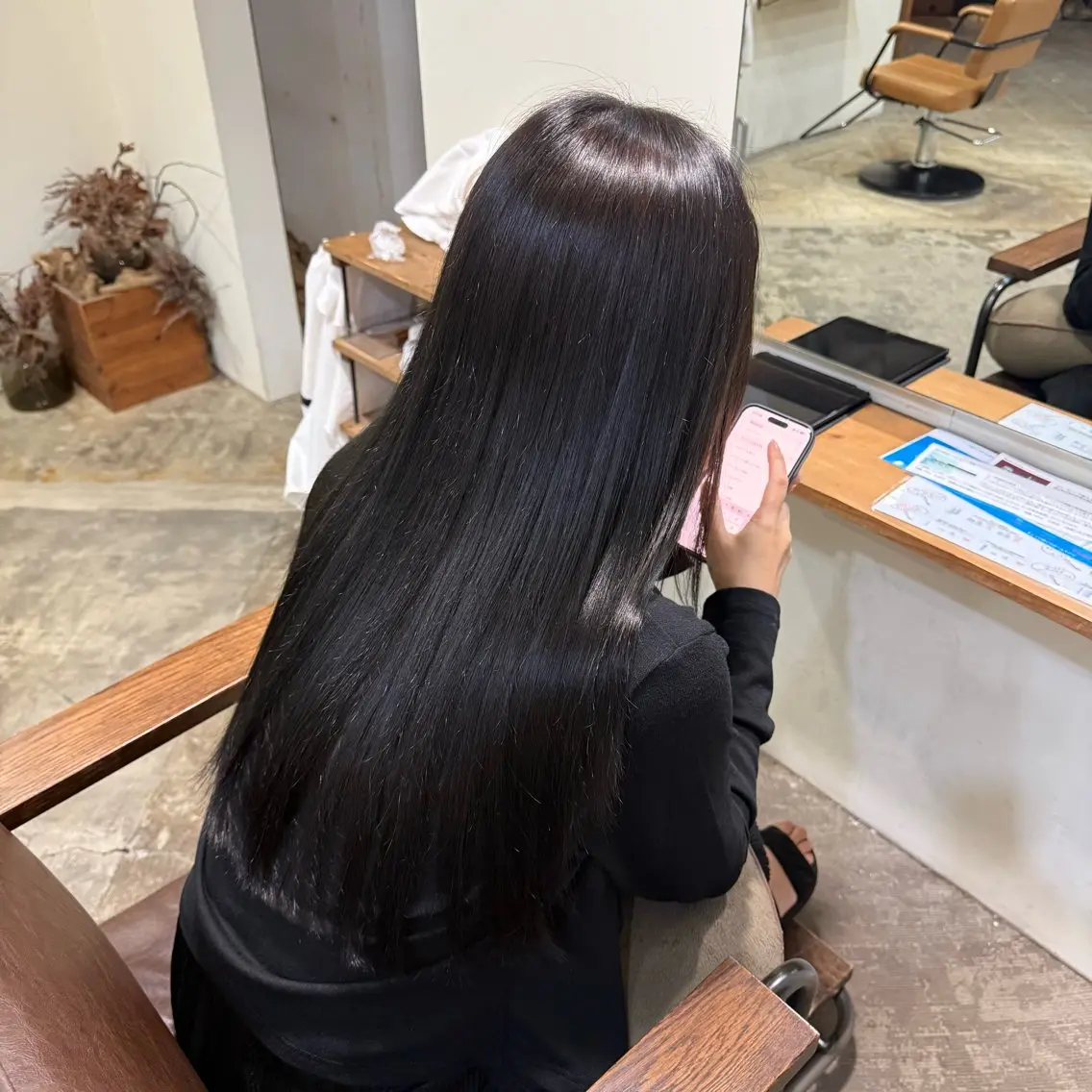 ロング カラー 黒髪 ヘアカラー 西脇 琉香のヘアスタイル
