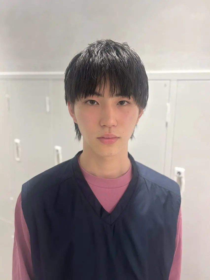 メンズ センターパート メンズショート 刈り上げ カット ヘッドスパ 透明感カラー・レイヤ ー🎀amika🎀のヘアスタイル