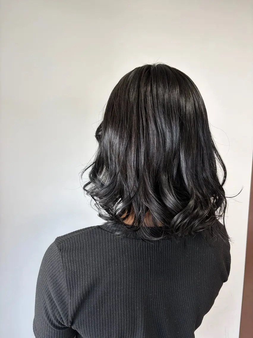 ミディアム カラー 透明感カラー ダークグレー ヘアカラー 土屋 梓咲のヘアスタイル