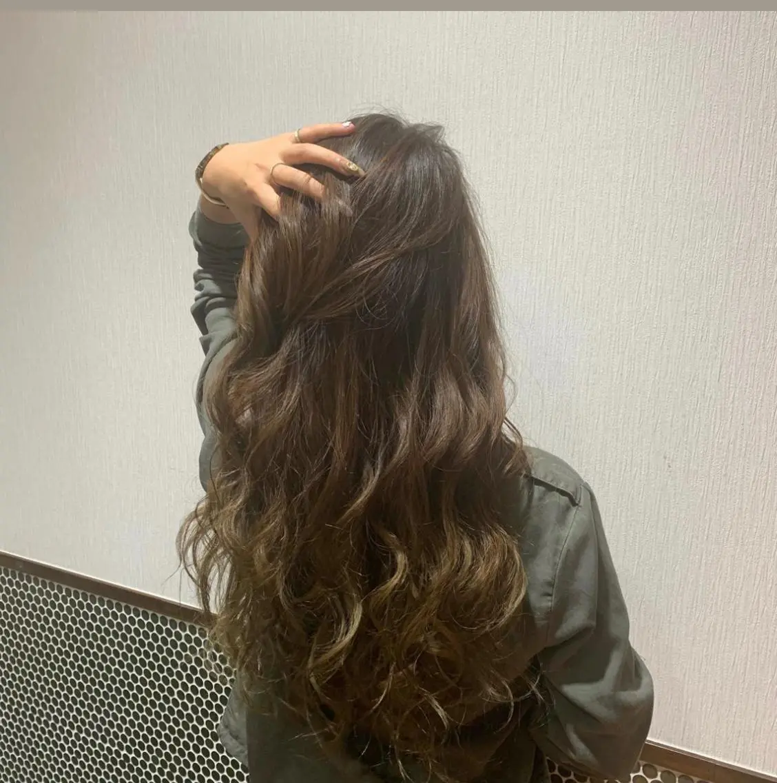 ミディアム カラーリスト菅澤 岳のヘアスタイル