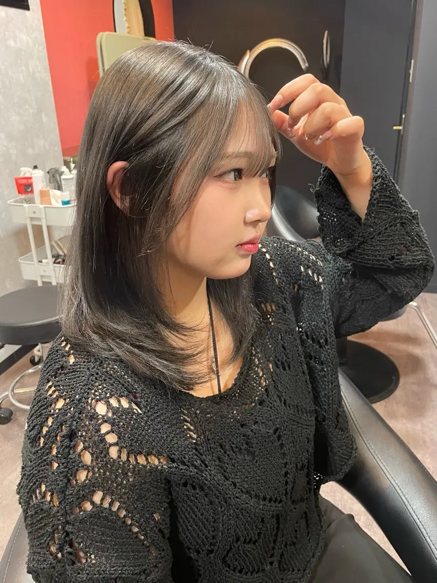 ミディアム カラー グレージュ ヘアカラー  ︎︎ 寧音のヘアスタイル