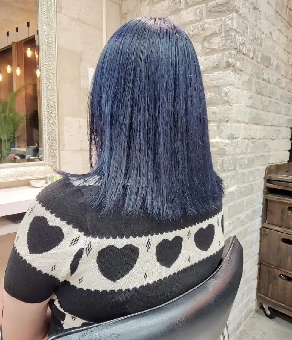 ミディアム カラー ブルーカラー ヘアカラー トリートメント ブリーチ・ハイトーン 特化🎉内山のヘアスタイル