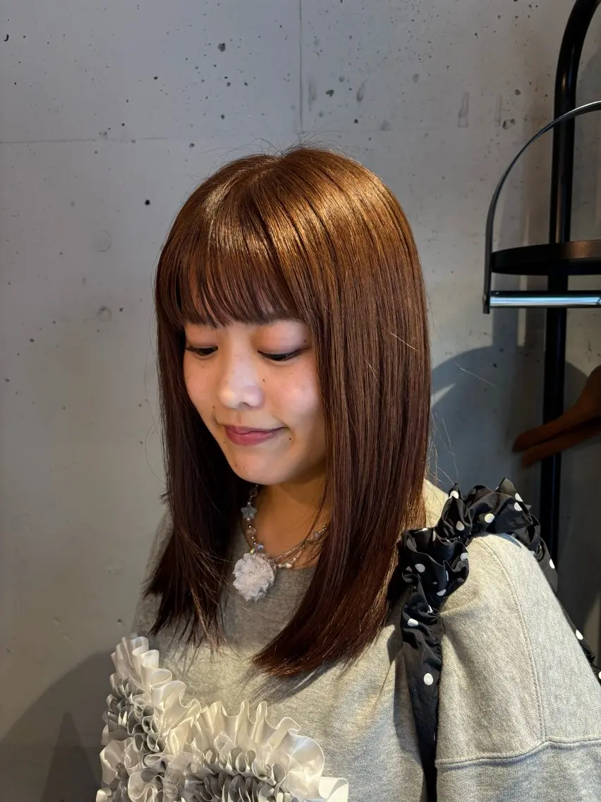 セミロング カラー ブラウンカラー ピンクカラー バイオレットカラー カット ヘアカラー まるやま ゆいかのヘアスタイル