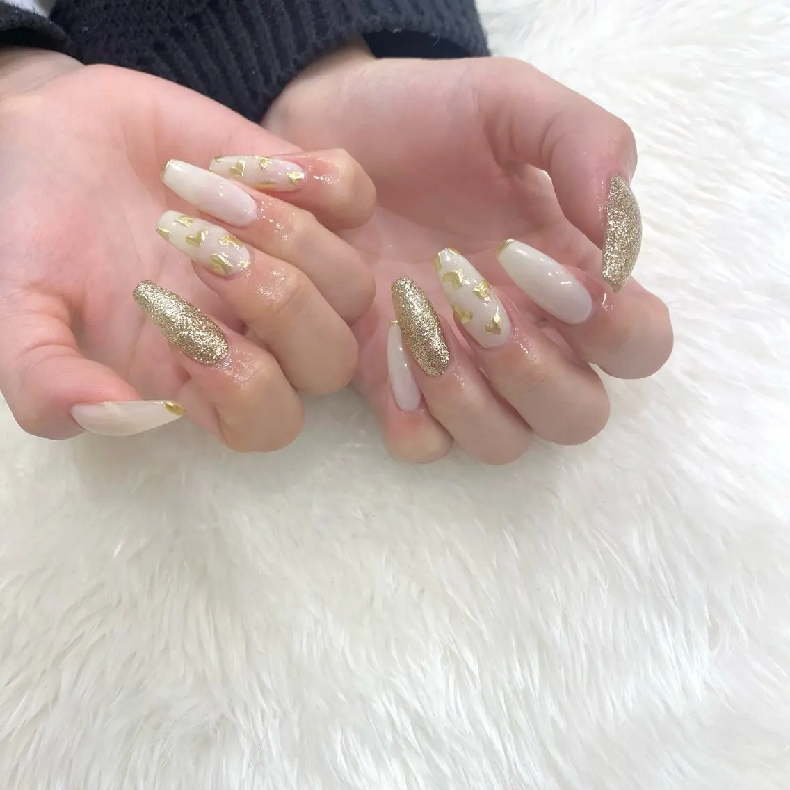 ネイル ゴールド ハート キラキラネイル ラメ(グリッター) ミラーネイル Merci momoのネイルデザイン