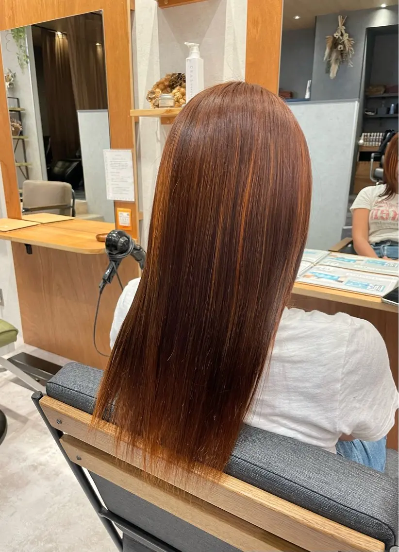セミロング カラー ブラウンカラー オレンジ オレンジブラウン 艶カラー 🎀良川琴奈のヘアスタイル