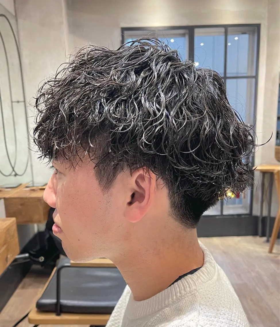 ショート パーマ メンズ ビジネス フェードカット メンズ韓国風 マッシュ メンズパーマ カット パーマ トリートメント ヘアセット 新宿メンズ専門 モテ清潔感パーマ特化のヘアスタイル