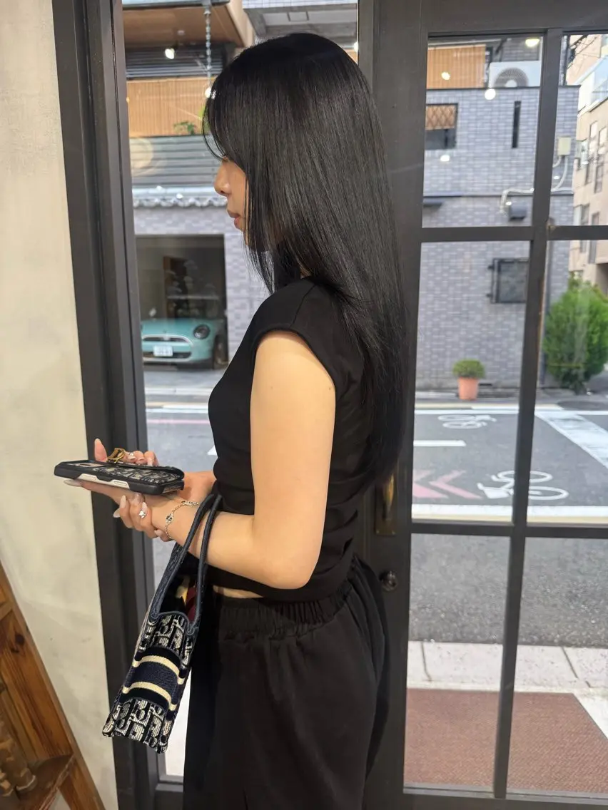 ロング カラー 薮 夏帆のヘアスタイル