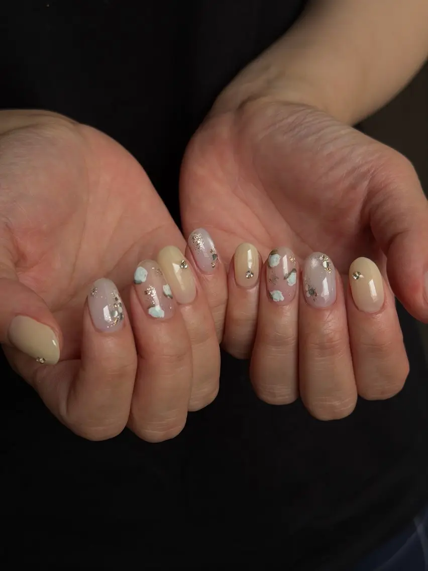 ネイル ハンドネイル フットネイル with hues AYAのネイルデザイン