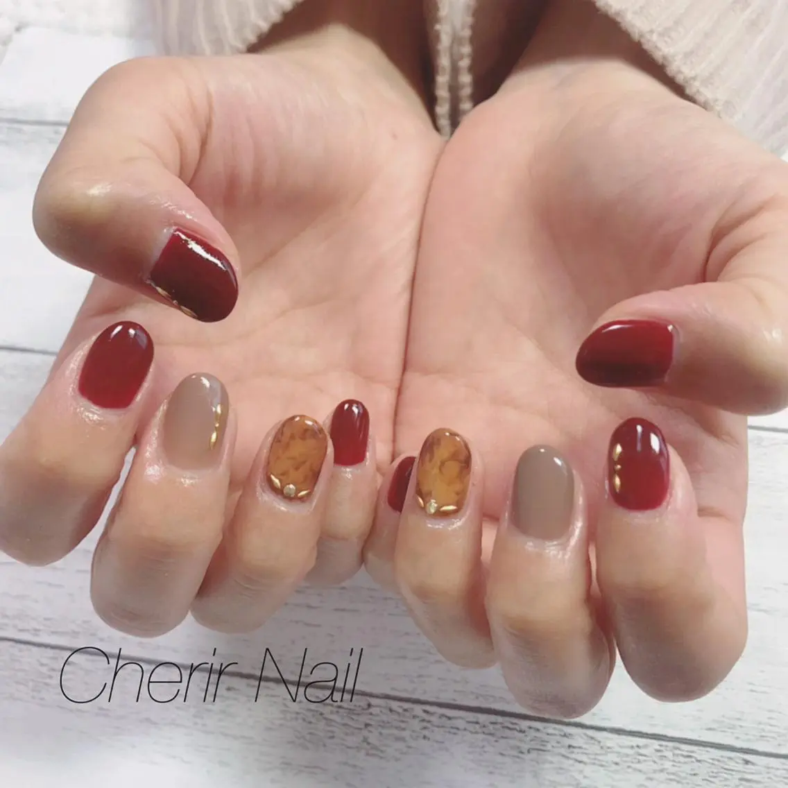 ネイル アートネイル べっ甲ネイル ボルドー ブラウン カジュアル Cherirnail kaoriのネイルデザイン