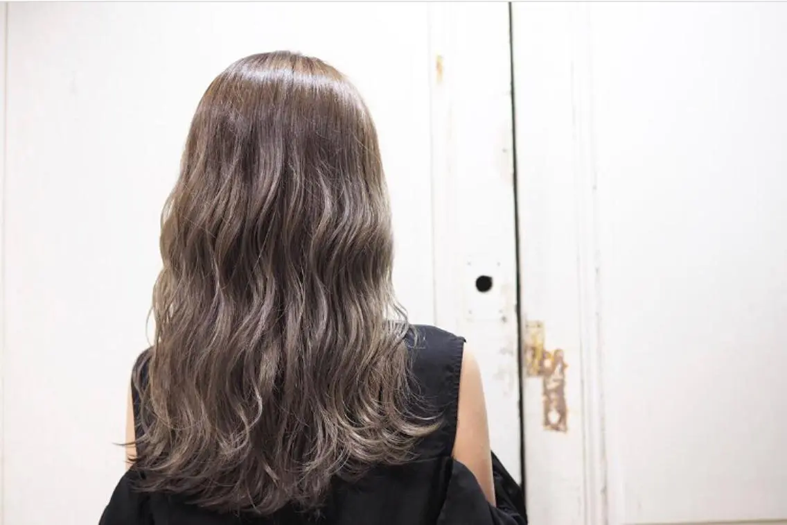 セミロング カラー ヘアカラー トリートメント 難波 茜のヘアスタイル