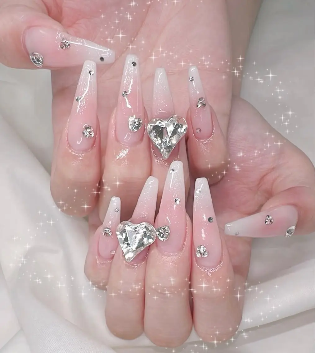 ネイル グラデーション キラキラネイル ワンカラーネイル 冬ネイル Jenn Nail Salonのネイルデザイン