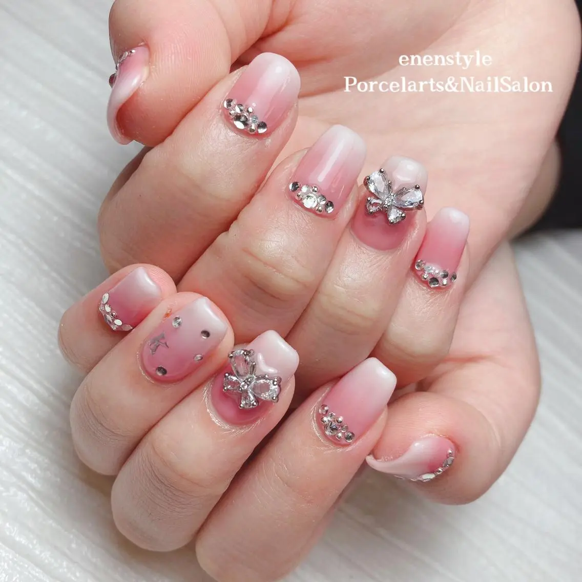 ミディアム ネイル 🐾enen style 🐾のネイルデザイン