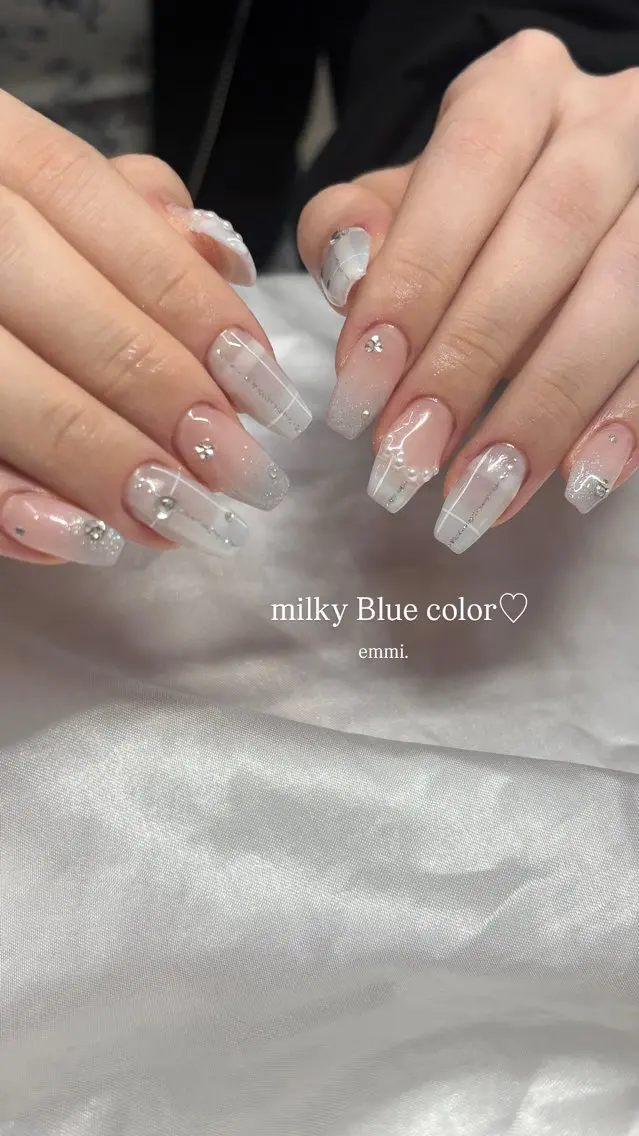 ネイル オーロラネイル チークネイル フットネイル フレンチネイル ガーリー ハンドネイル emmi nailのネイルデザイン