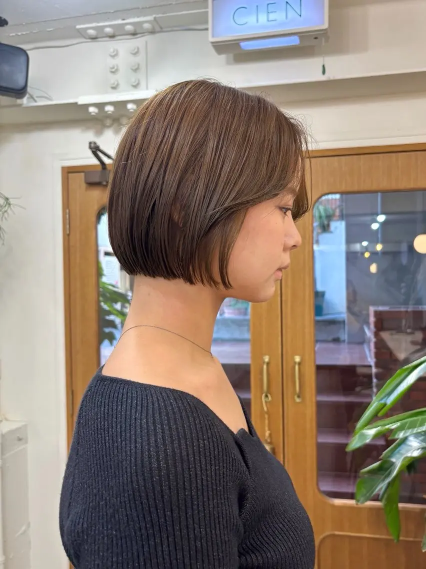 ショート カラー ボブレイヤー ブリーチ 透明感カラー グレージュ ブリーチなしカラー カット ヘアカラー トリートメント ayano🫧 《CIEN》のヘアスタイル