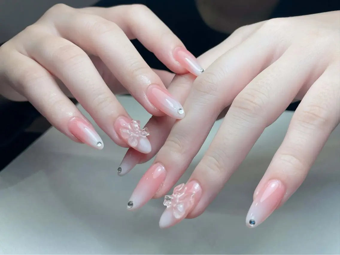 ネイル オーロラネイル フットネイル フレンチネイル ジェルネイル ガラスフレンチ ハンドネイル 中野駅から2分 MEO NAILのネイルデザイン