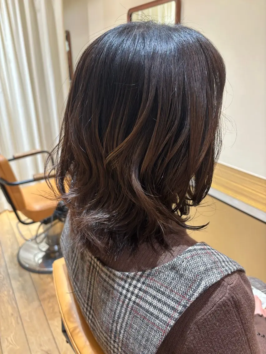 ミディアム おもだか　がく /横須賀中央のヘアスタイル