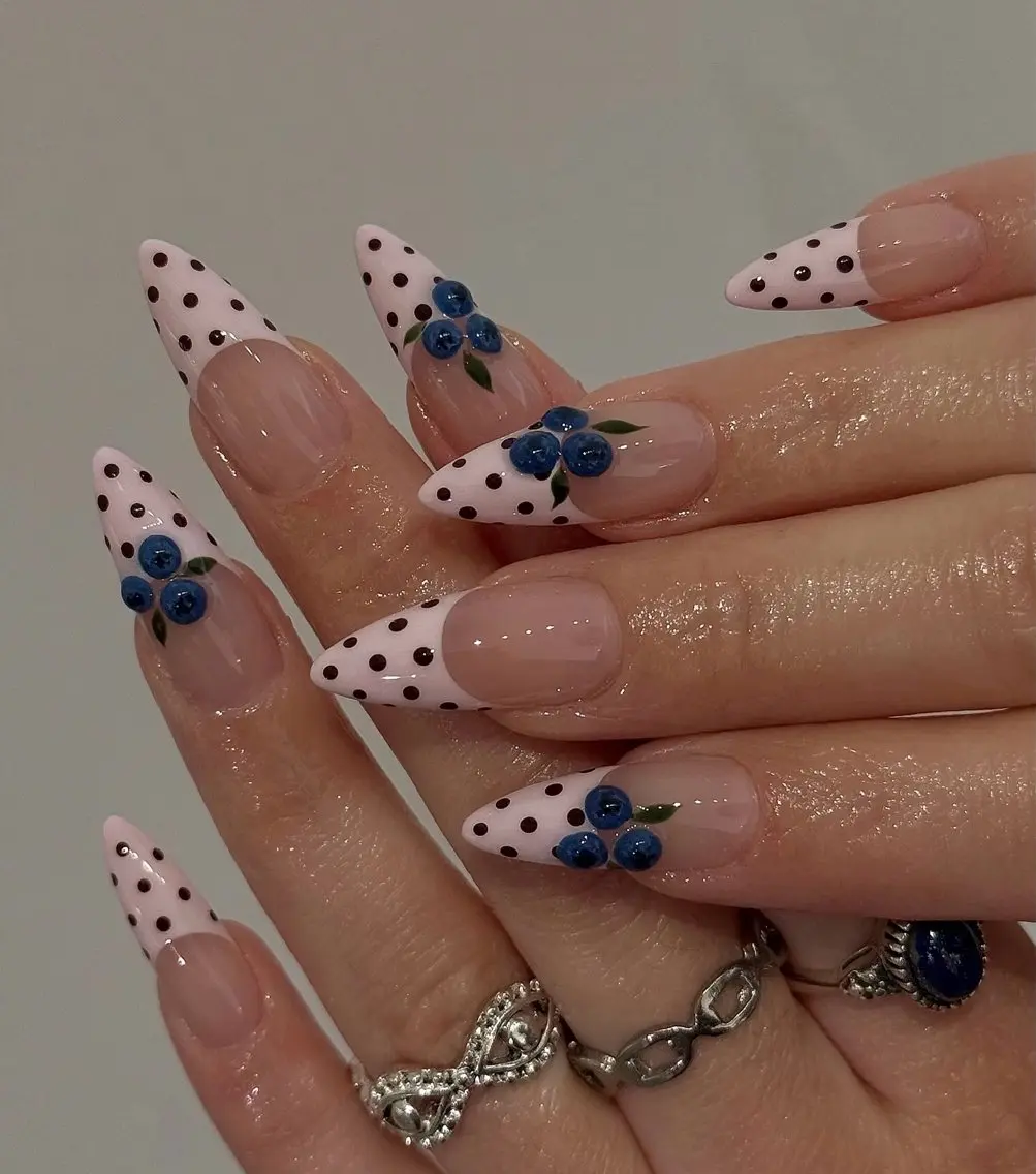 ネイル フレンチネイル ラメ(グリッター) ラメグラデーション マグネットネイル 持ち込み ハンドネイル Unicorn Nail原宿表参道のネイルデザイン