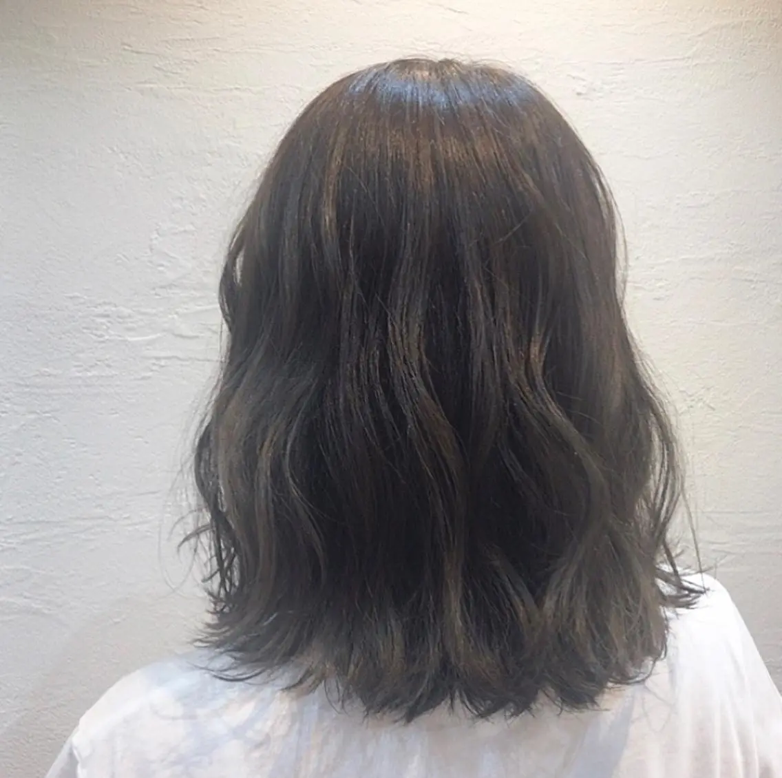 セミロング カラー 透明感カラー グレージュ 韓国ヘア☁️ mitsukiのヘアスタイル