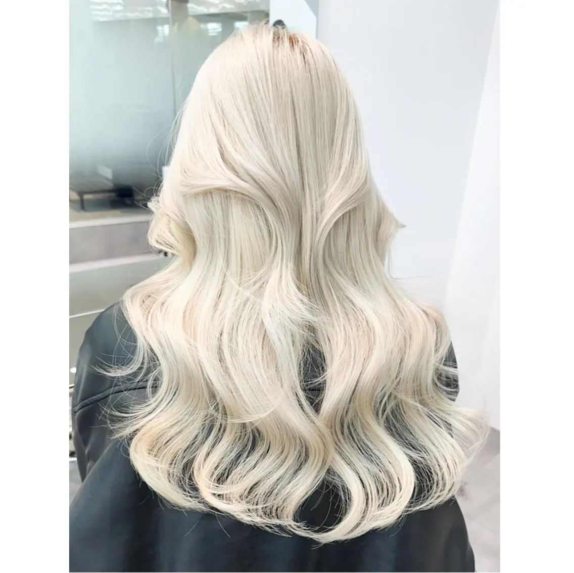 カラー セミロング グレージュ レイヤーカット ITbyALBUM 中野店のヘアスタイル