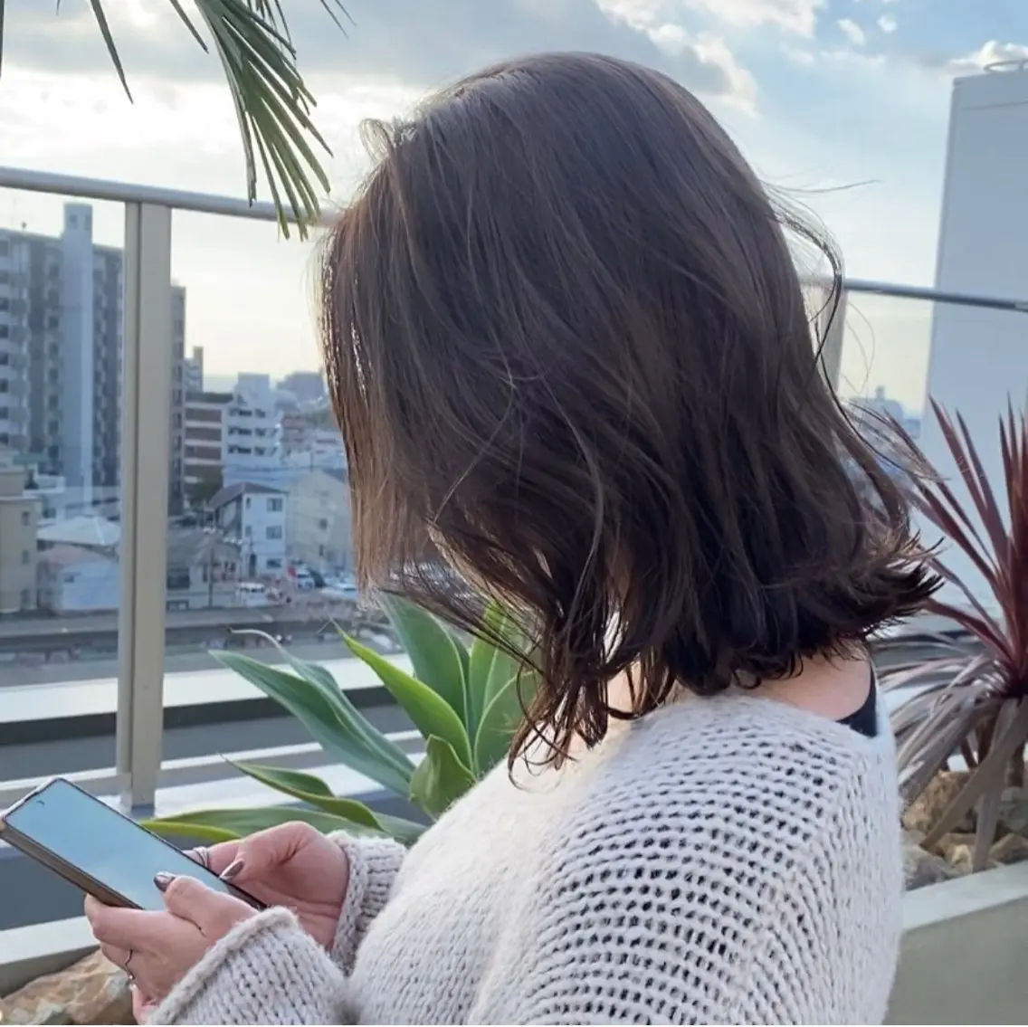 ミディアム カット 西元 亜由美のヘアスタイル
