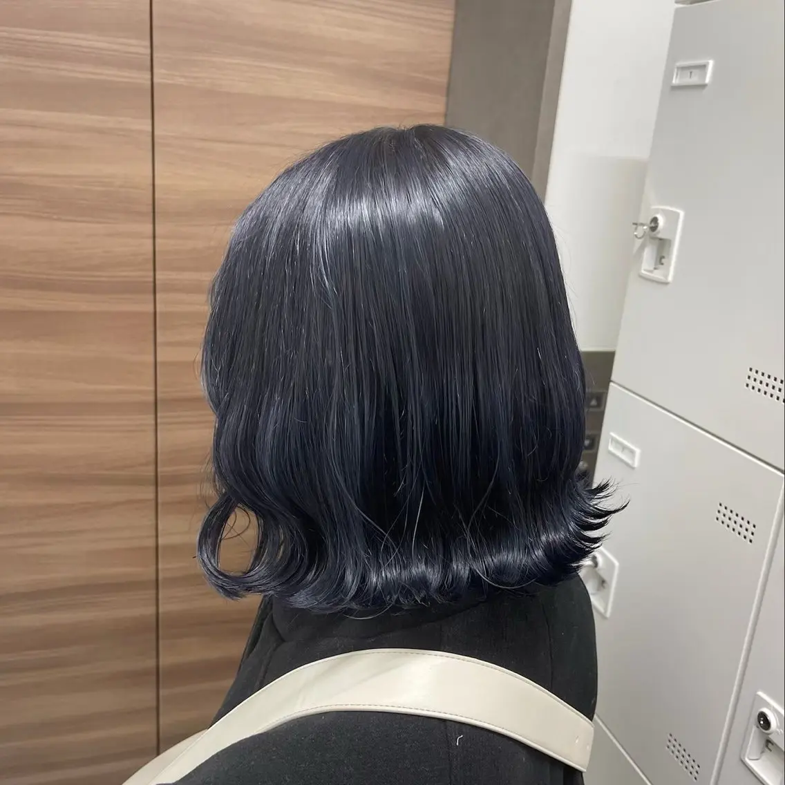 ミディアム カラー パーマ ヘアアレンジ 透明感ブリーチカラー 🌈TOMOHIROのヘアスタイル