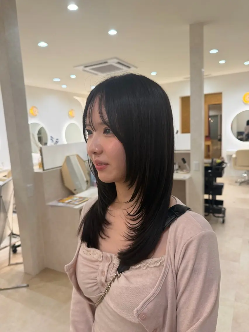 ミディアム ThairD_ yunoのヘアスタイル
