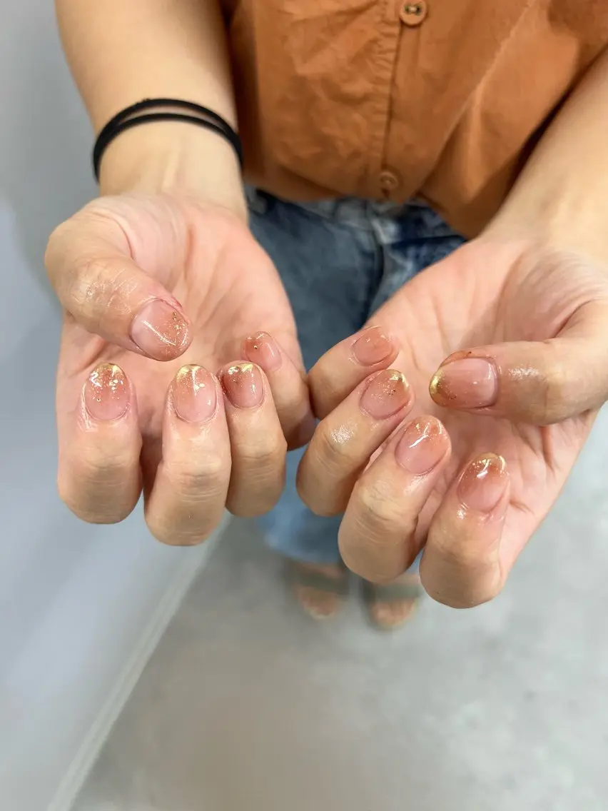 ネイル ジェルネイル ゴールド 韓国ネイル マグネットネイル ミラーネイル ハンドネイル ハンドケア Bana_ Nailのネイルデザイン