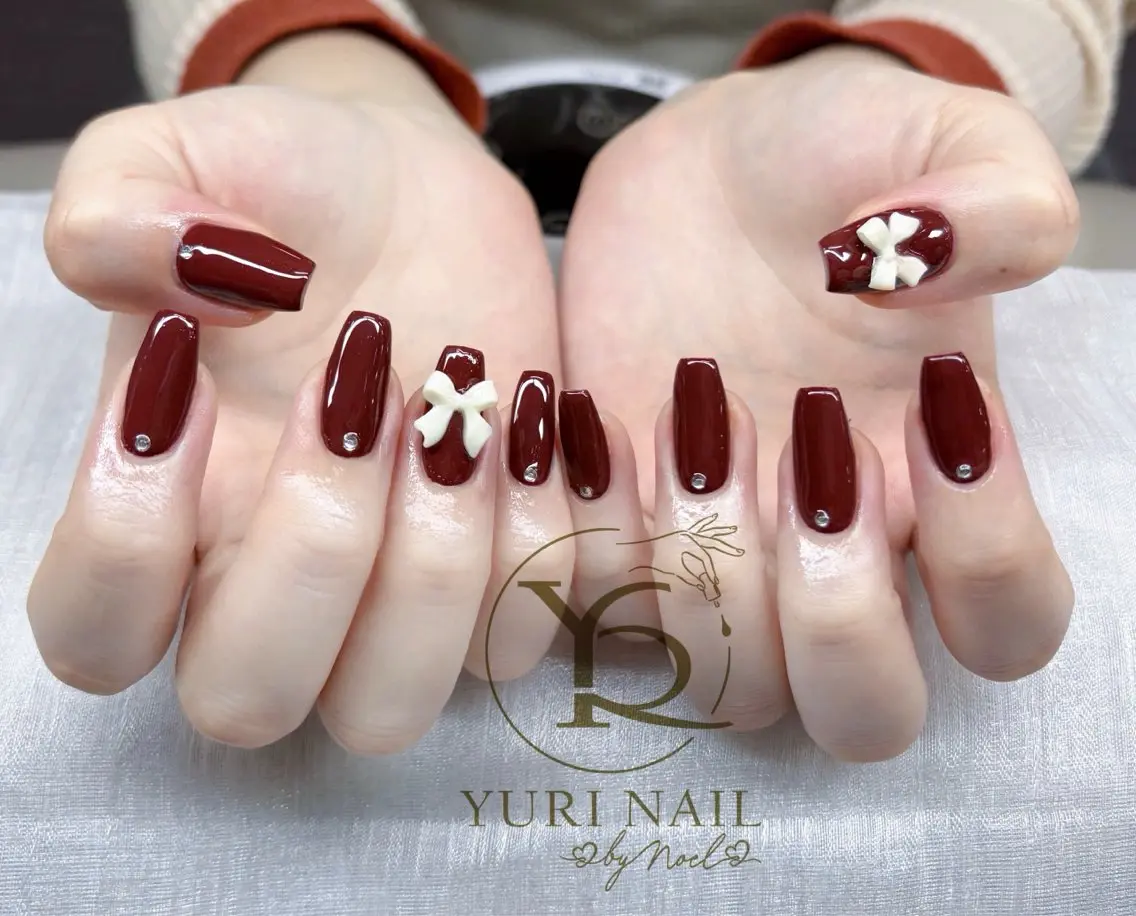 ネイル オーロラネイル ブルー チークネイル フットネイル フレンチネイル ハンドネイル フットネイル ハンドケア YURI Nail NARITAのネイルデザイン