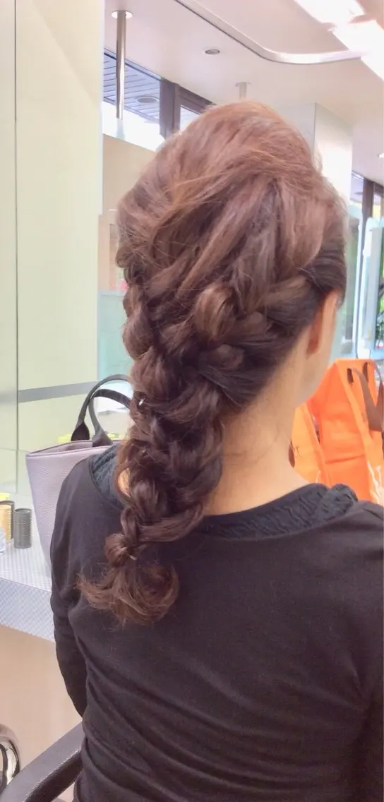 ロング ヘアアレンジ au美容室 栄矢場町のヘアスタイル