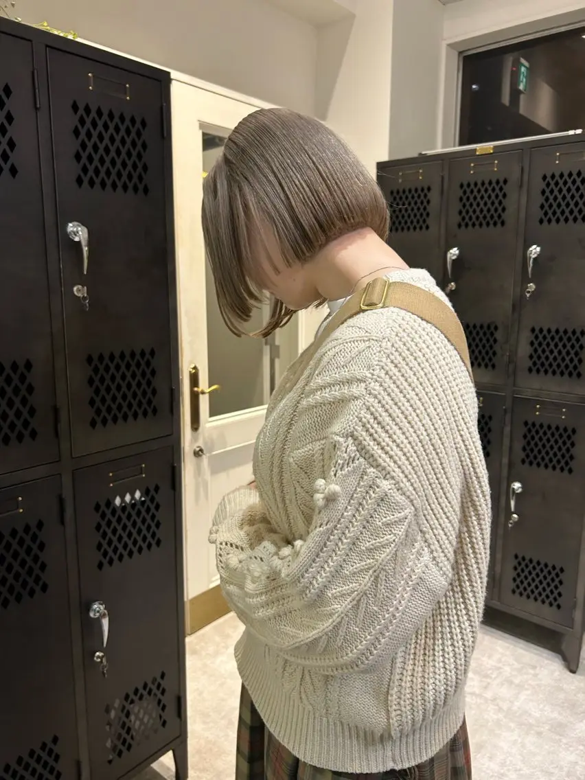 ミディアム 薄暮 マツイ　レンのヘアスタイル