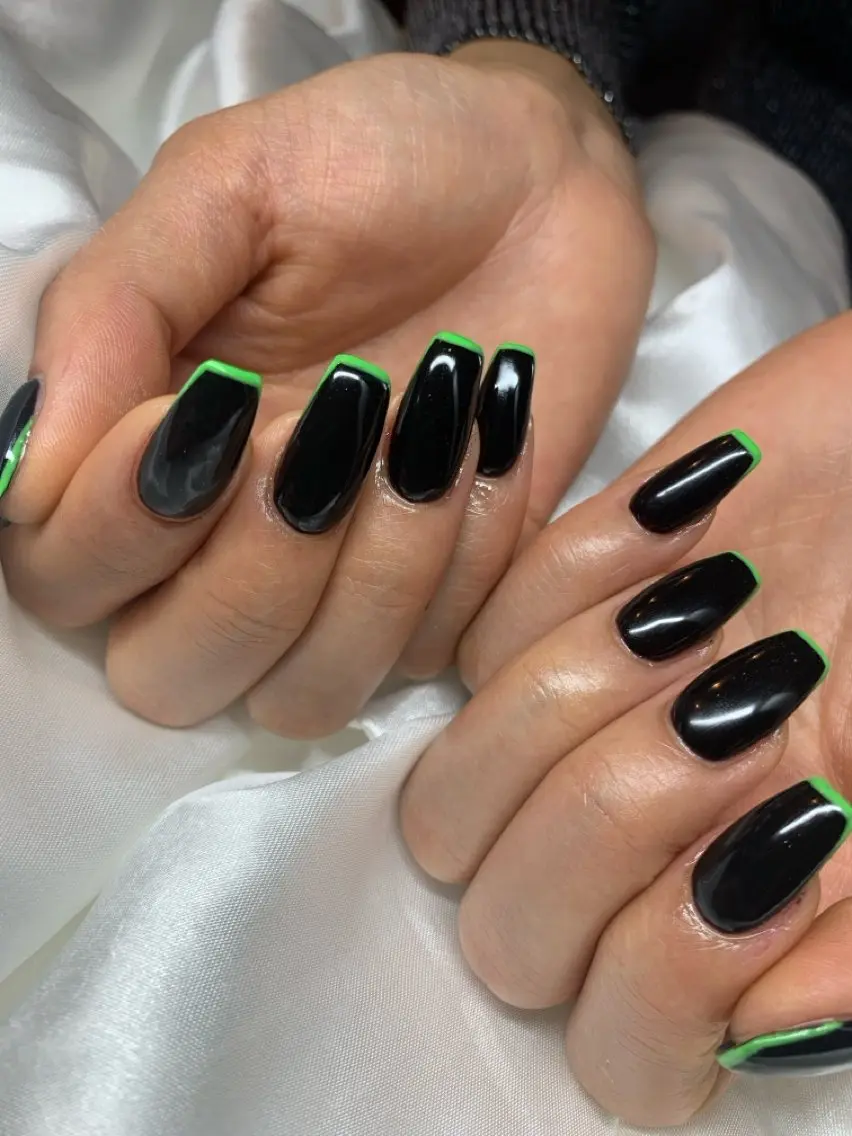 ネイル フレンチネイル 赤色 スカルプネイル スクエアネイル ハンドネイル happiness nailのネイルデザイン