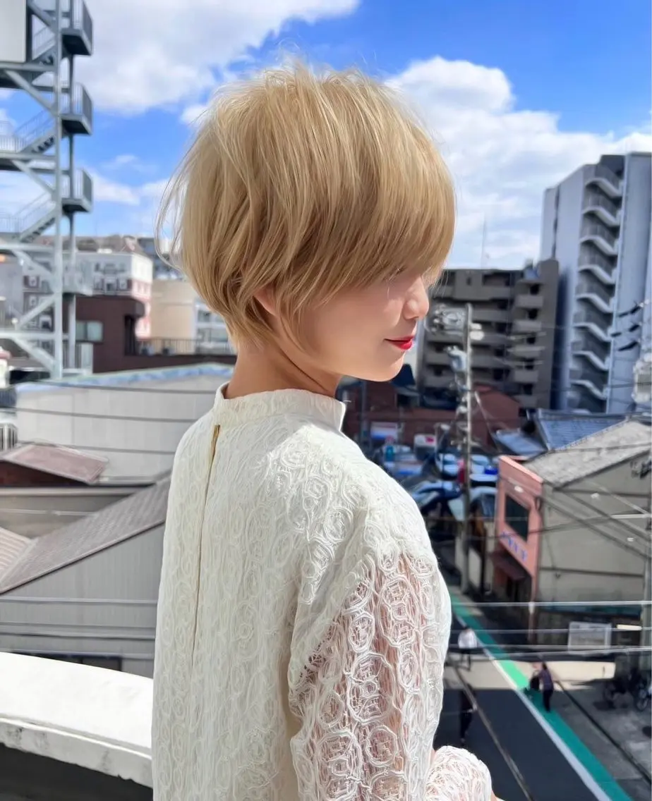 ショート 栄/ケアブリーチ/ 艶カラー/アカリ🫧のヘアスタイル