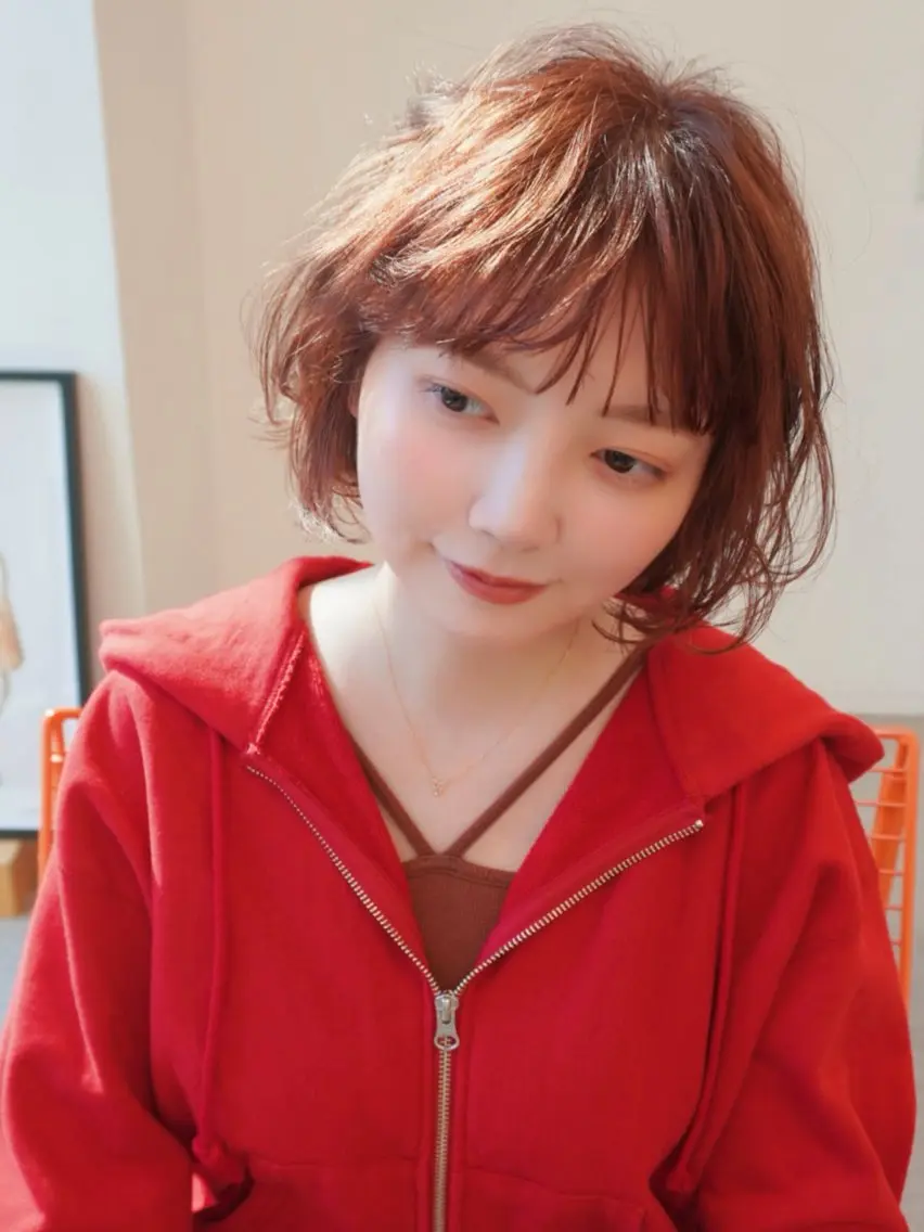 ショート カラー December 伊勢崎のヘアスタイル