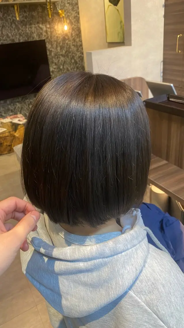 ショート カラー グレージュ 飯田 雷晟のヘアスタイル