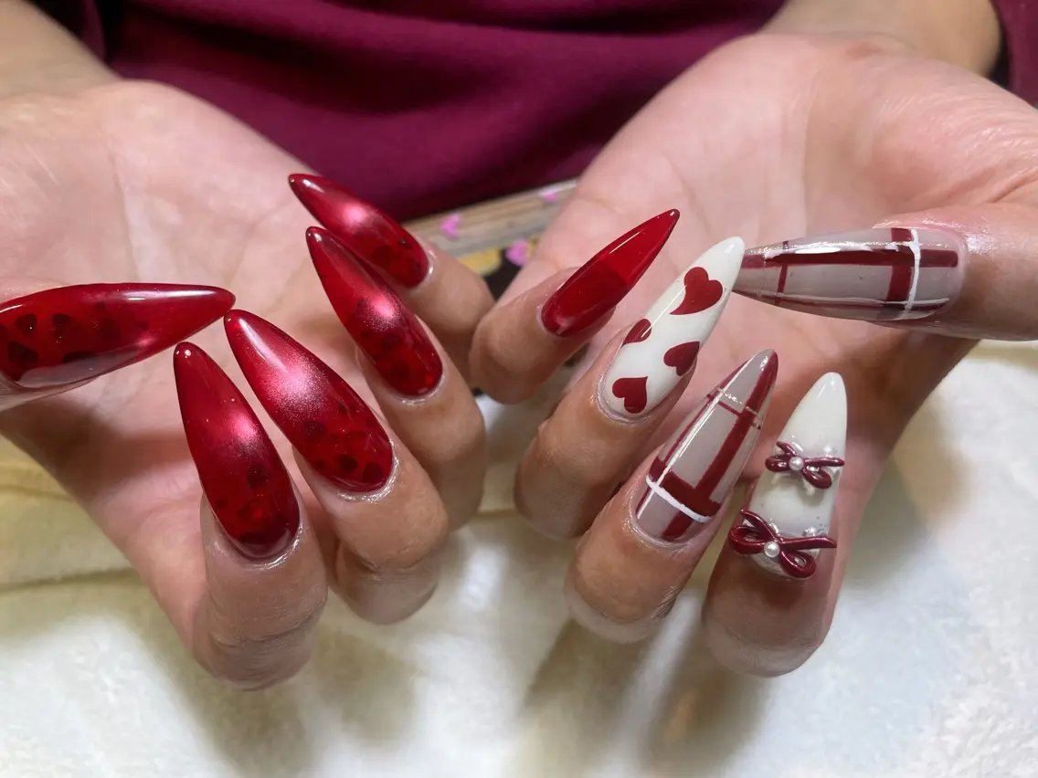 ネイル オーロラネイル 長さ出し フレンチネイル ジェルネイル ガラスフレンチ ハンドネイル Rela・S NAILのネイルデザイン