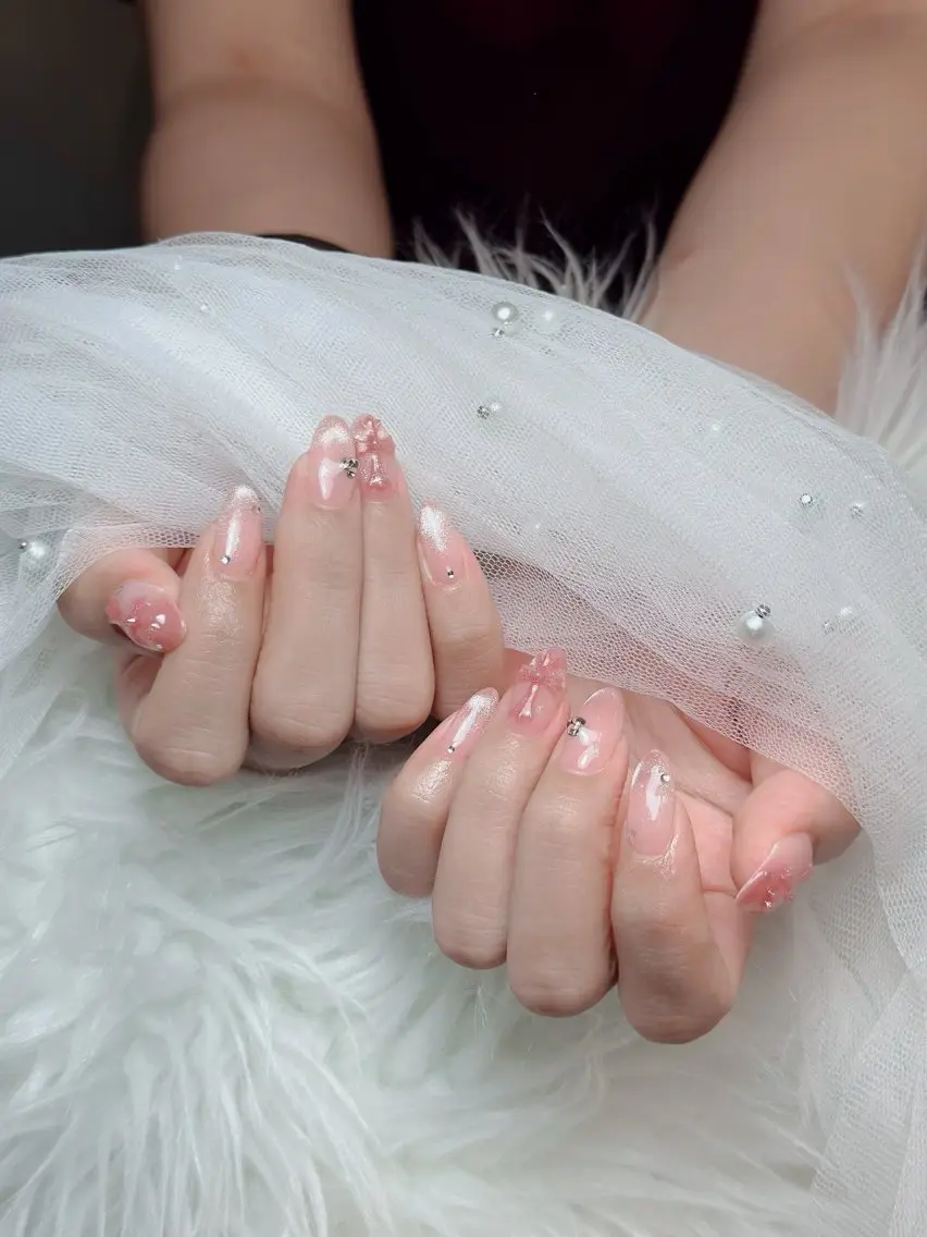 ネイル チークネイル フレンチネイル キラキラネイル 韓国ネイル マグネットネイル ハンドネイル Chibi h.babynailのネイルデザイン